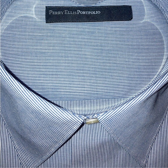 NWT Perry Ellis portfolio pinstripe button down shirt - Picture 3 of 6